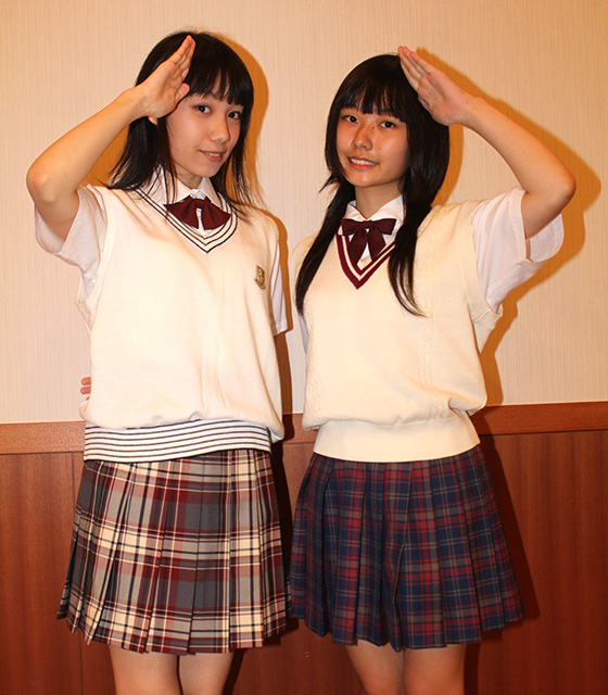 アイドルの衣装のスタンダード“制服ふう”衣装、いつから始まった!?